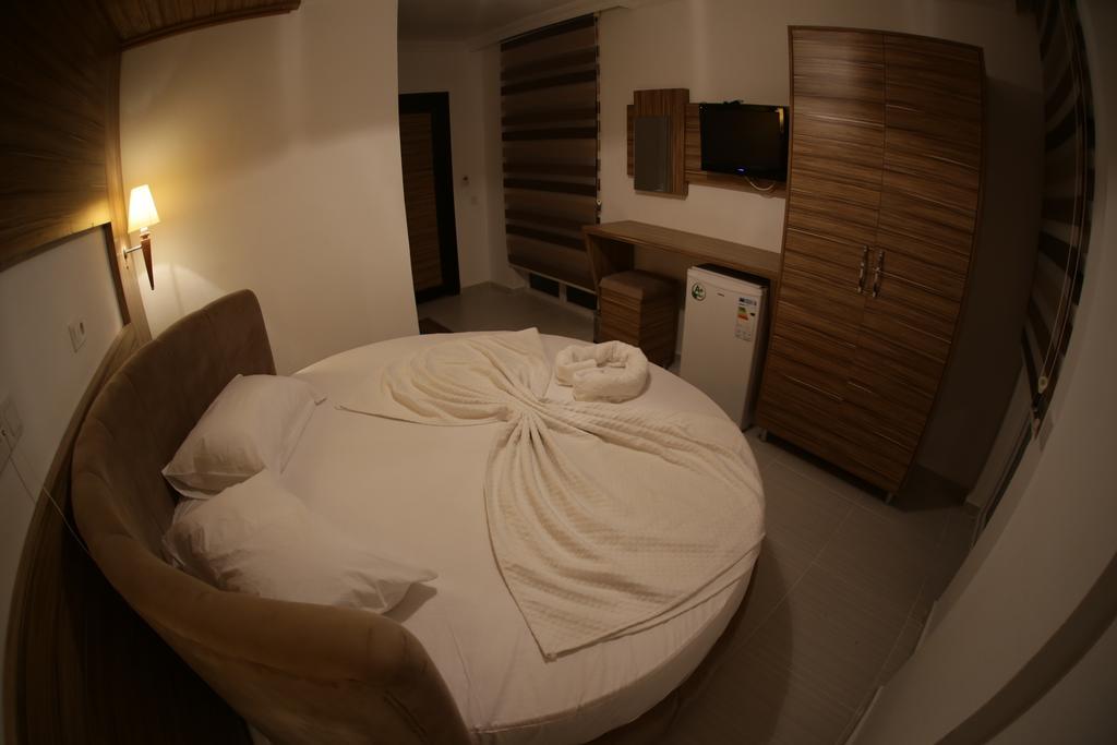 Araucaria Pension Antalya Bilik gambar