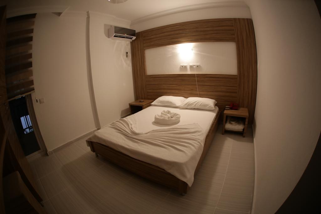 Araucaria Pension Antalya Bilik gambar